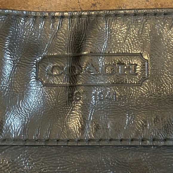 Coach Vintage Zoe
Hobo Shoulder Black Crinkle Leather Crossbody Bag - Picture 12 of 16